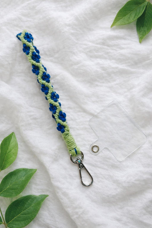 🌸 Handcrafted Floral Macrame Wrist Strap – Stylish & Secure (blue breeze)