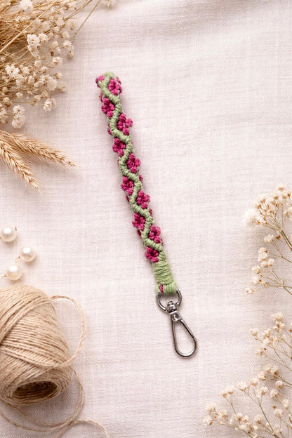 🌸 Handcrafted Floral Macrame Wrist Strap – Stylish & Secure 🌸 (hot pink pop)